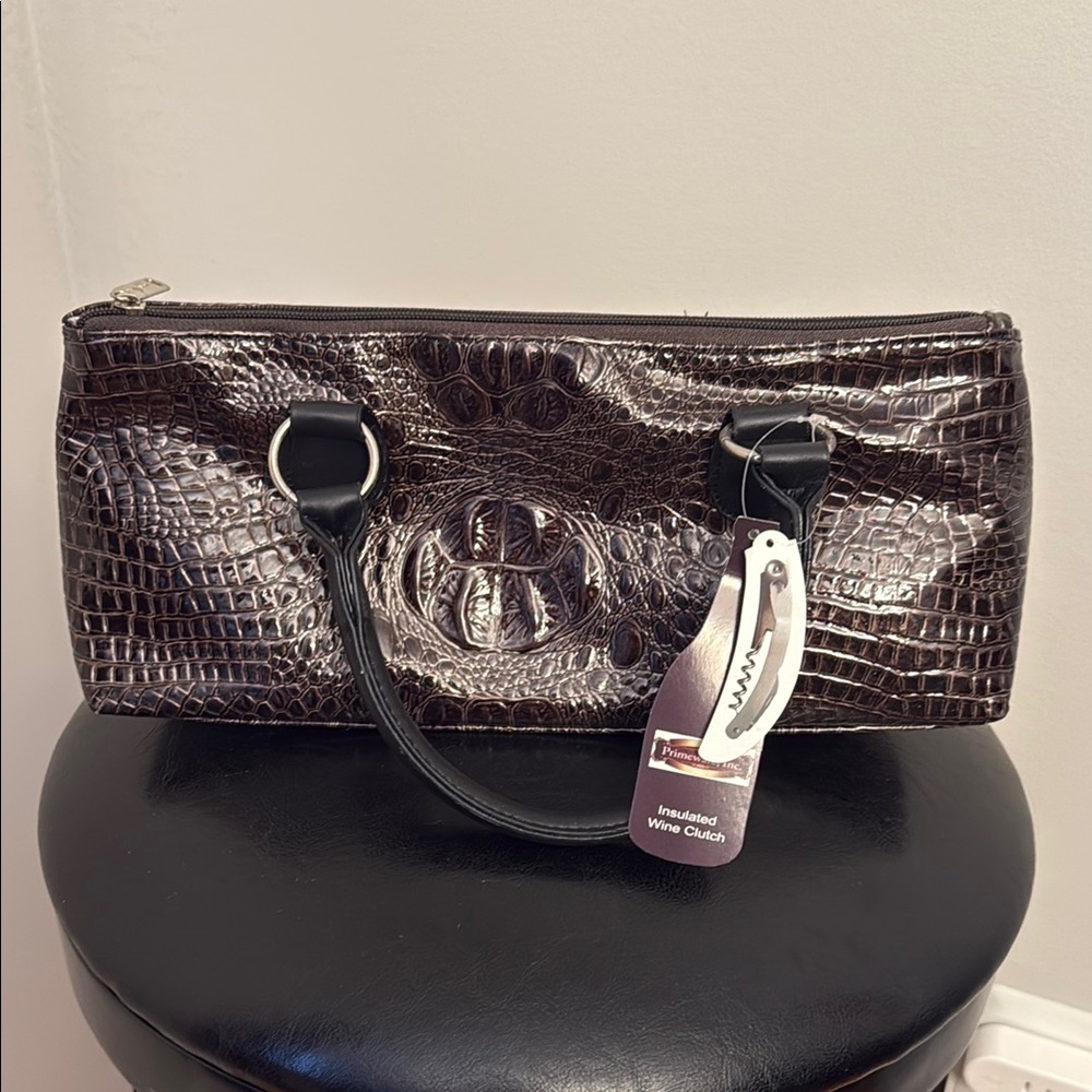NWT-Insulated Wine Clutch